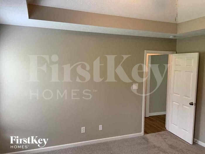 Building Photo - 6009 Pleasant Hill Dr