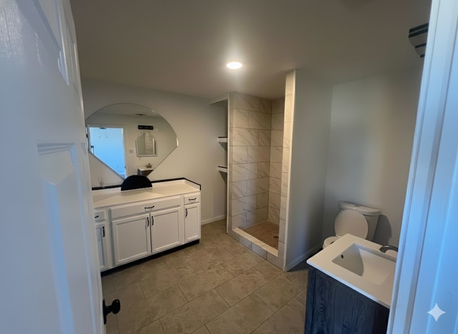 Building Photo - 4101 Parkway Rd