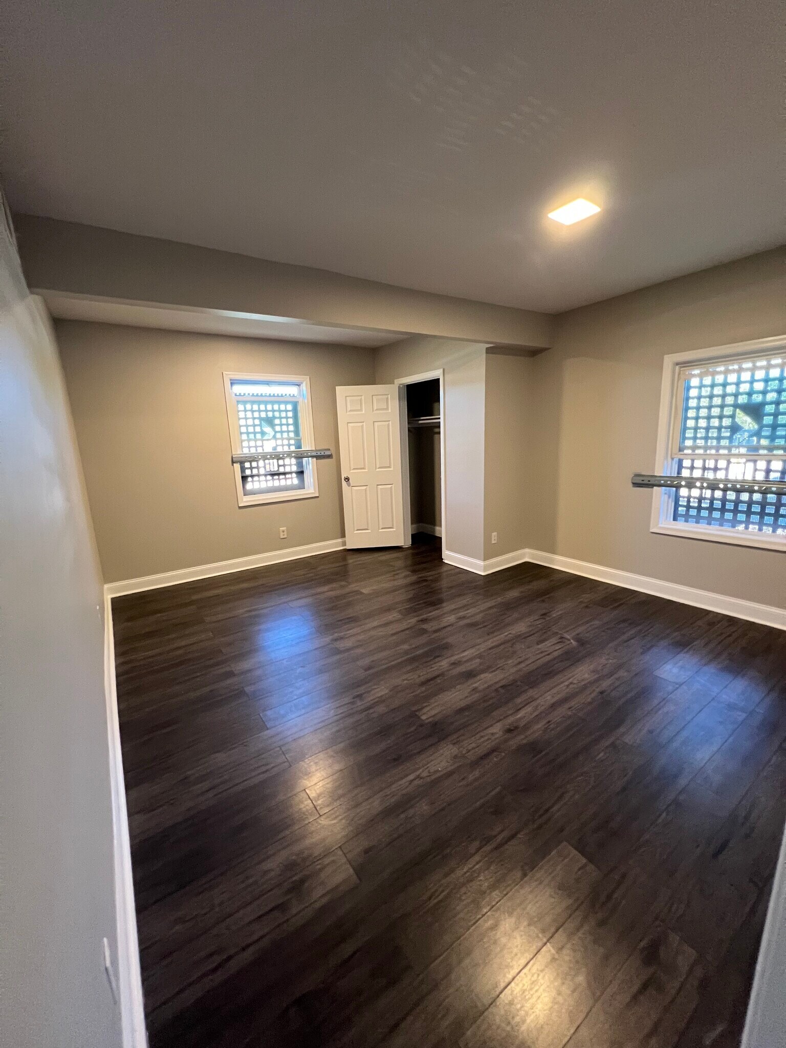 Building Photo - 3811 Barrington Rd