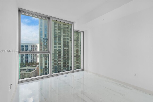 Building Photo - 300 Biscayne Blvd Way