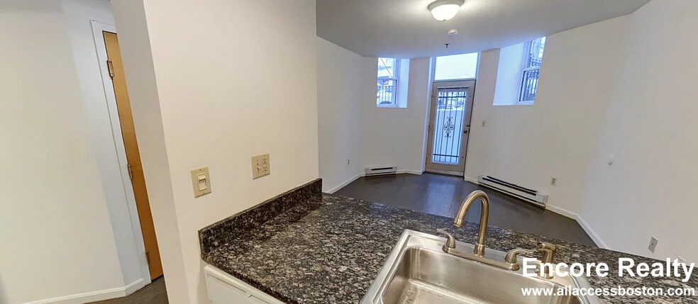 Building Photo - 20 Queensberry St