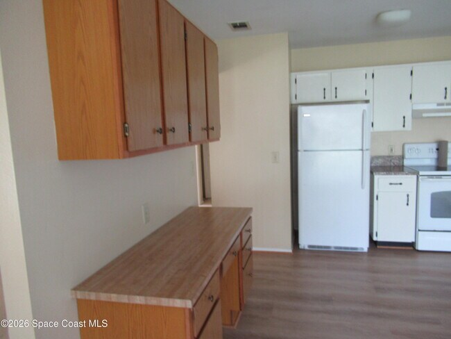 Building Photo - 971 Hooper Ave NE