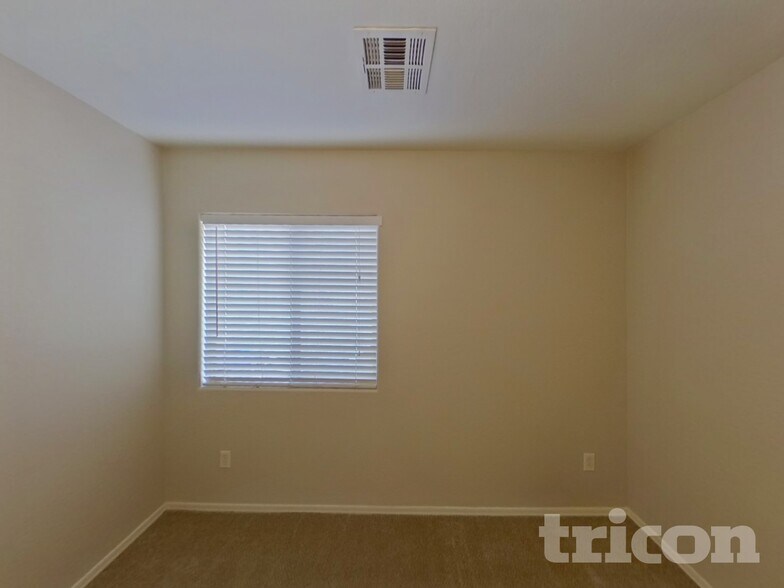 Building Photo - 3194 W Tanner Ranch Rd