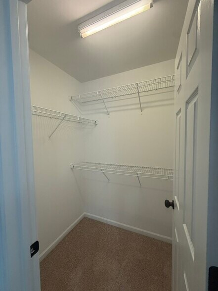 Building Photo - 116 Goldfinch Ave