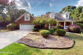 Building Photo - 3 Shenecossett Ln