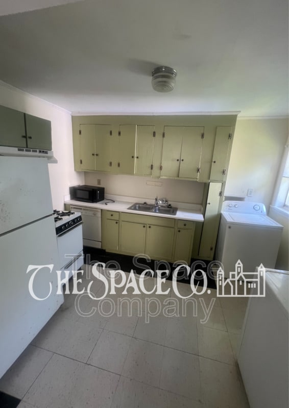 Building Photo - 49 Chapel St