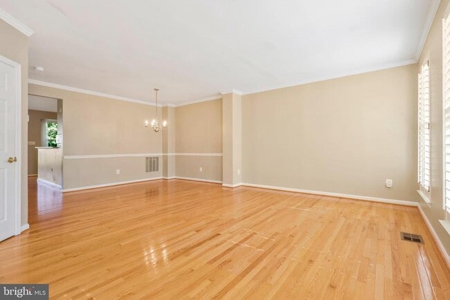 Building Photo - 5587 Governors Pond Cir