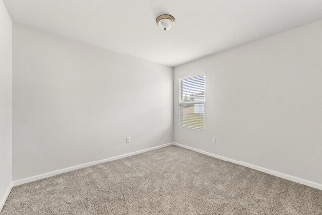 Building Photo - 664 Whispering Creek Ave