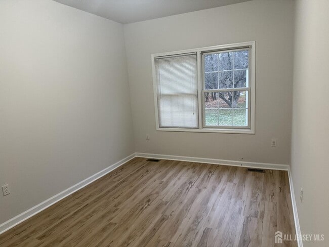 Building Photo - 555 Georges Rd