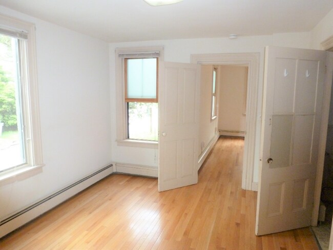 Building Photo - 97 N Winooski Ave