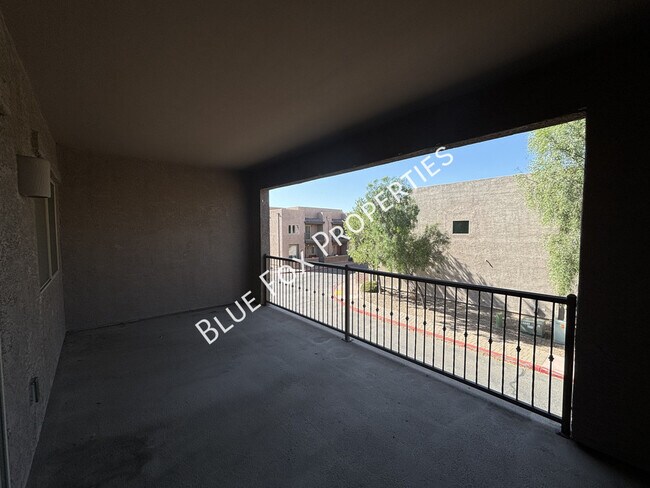 Building Photo - 4170 N Thurston Ln
