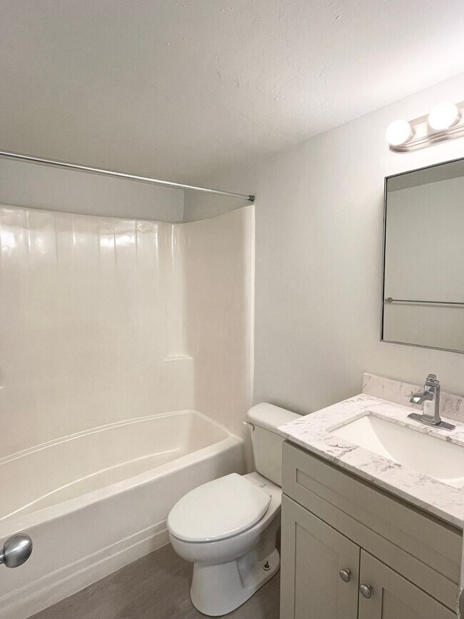 Building Photo - 2 bed/2 bath Windsor Crossing Condo