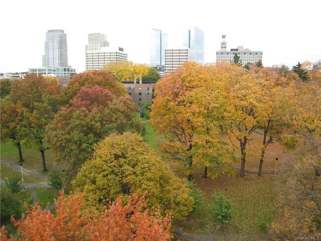 Building Photo - 30 Lake St