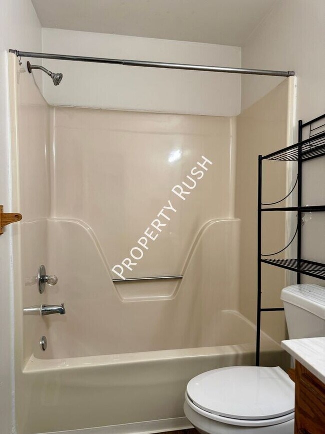 Building Photo - 6018 Champion Rd