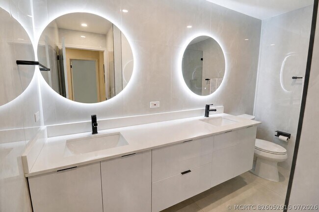 Building Photo - 10027 NW 56th Ct
