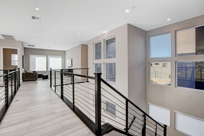 Building Photo - Mesa Ridge Luxury Oasis Feathertop