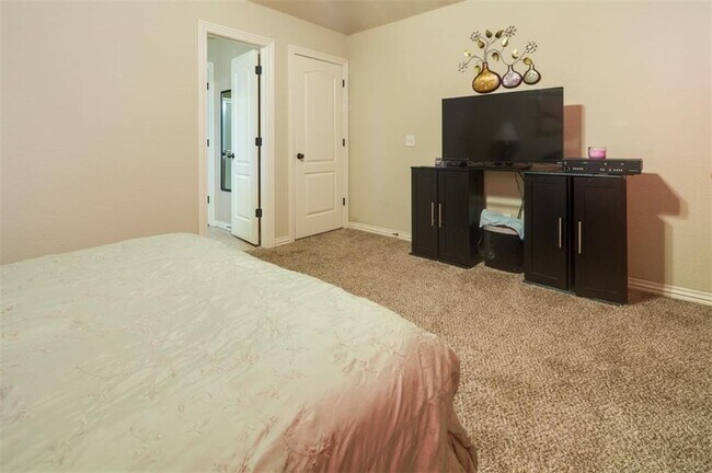 Building Photo - 4143 W Spring House Dr