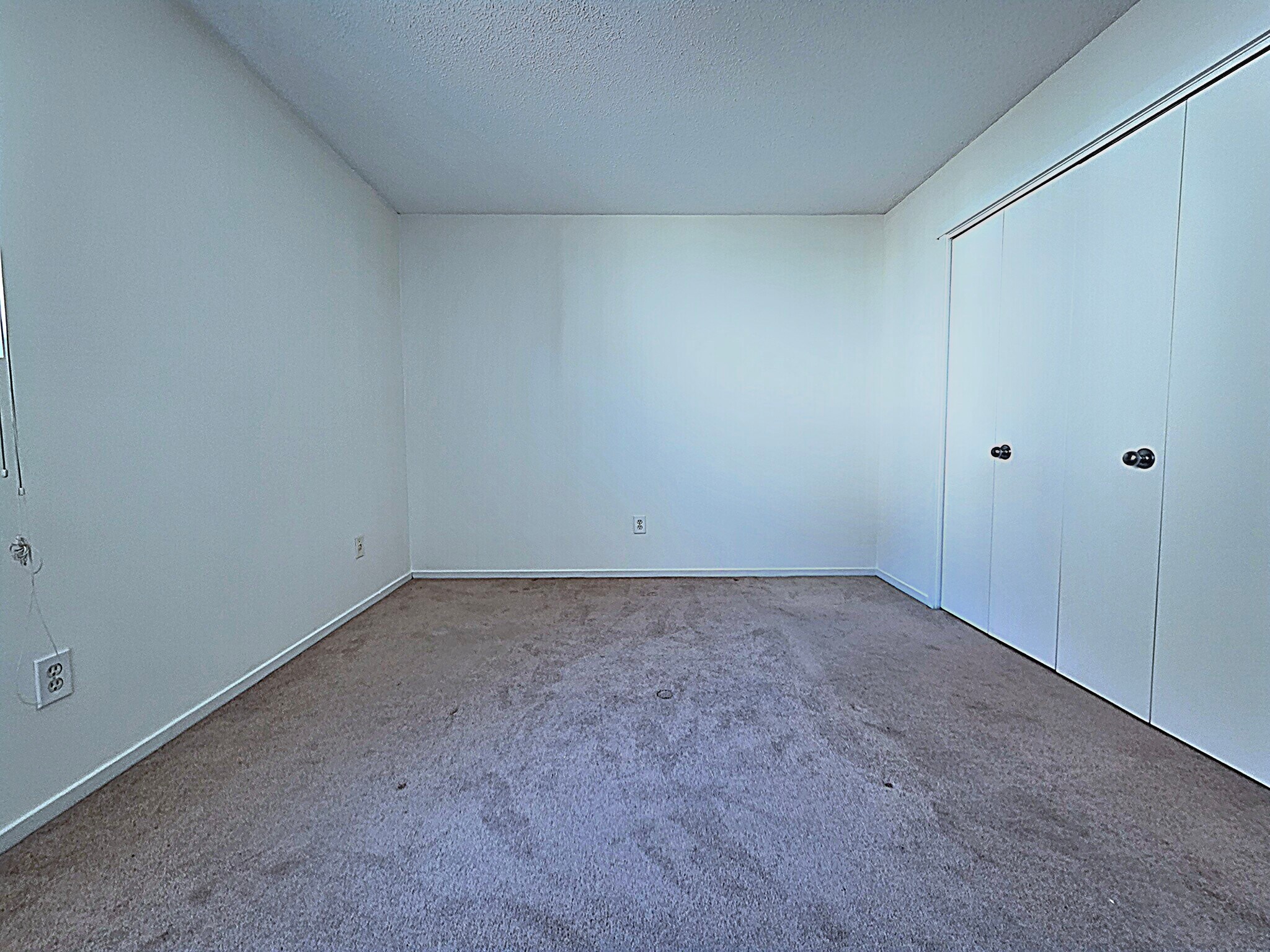 Building Photo - 563 Heritage Vlg