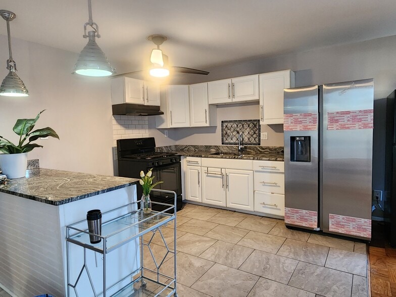 Building Photo - 7316 Donnell Pl