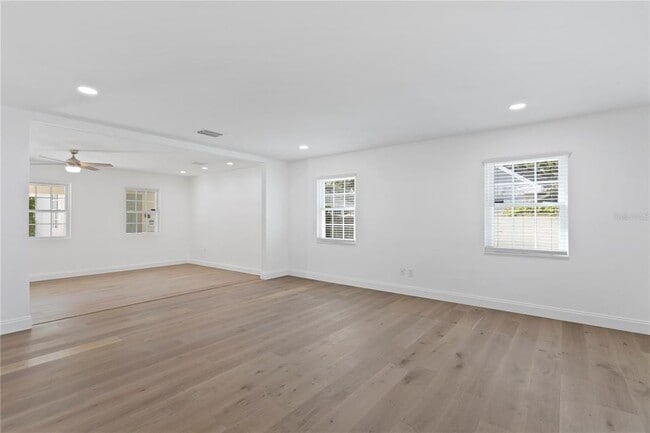 Building Photo - 4704 W Brookwood Dr