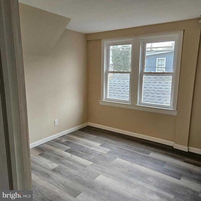 Building Photo - 14 West Ave