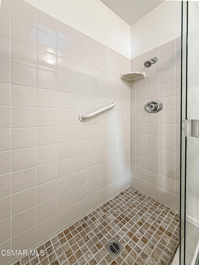 Building Photo - 655 Arroyo Oaks Dr