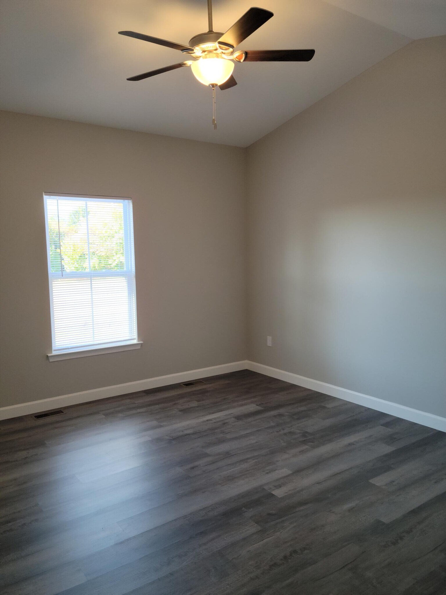 Building Photo - 2001 Morning Side Pl