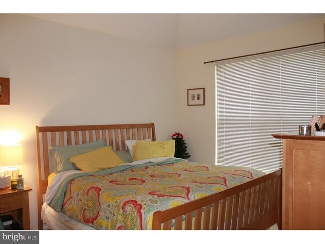 Building Photo - 5091 Beech Ct