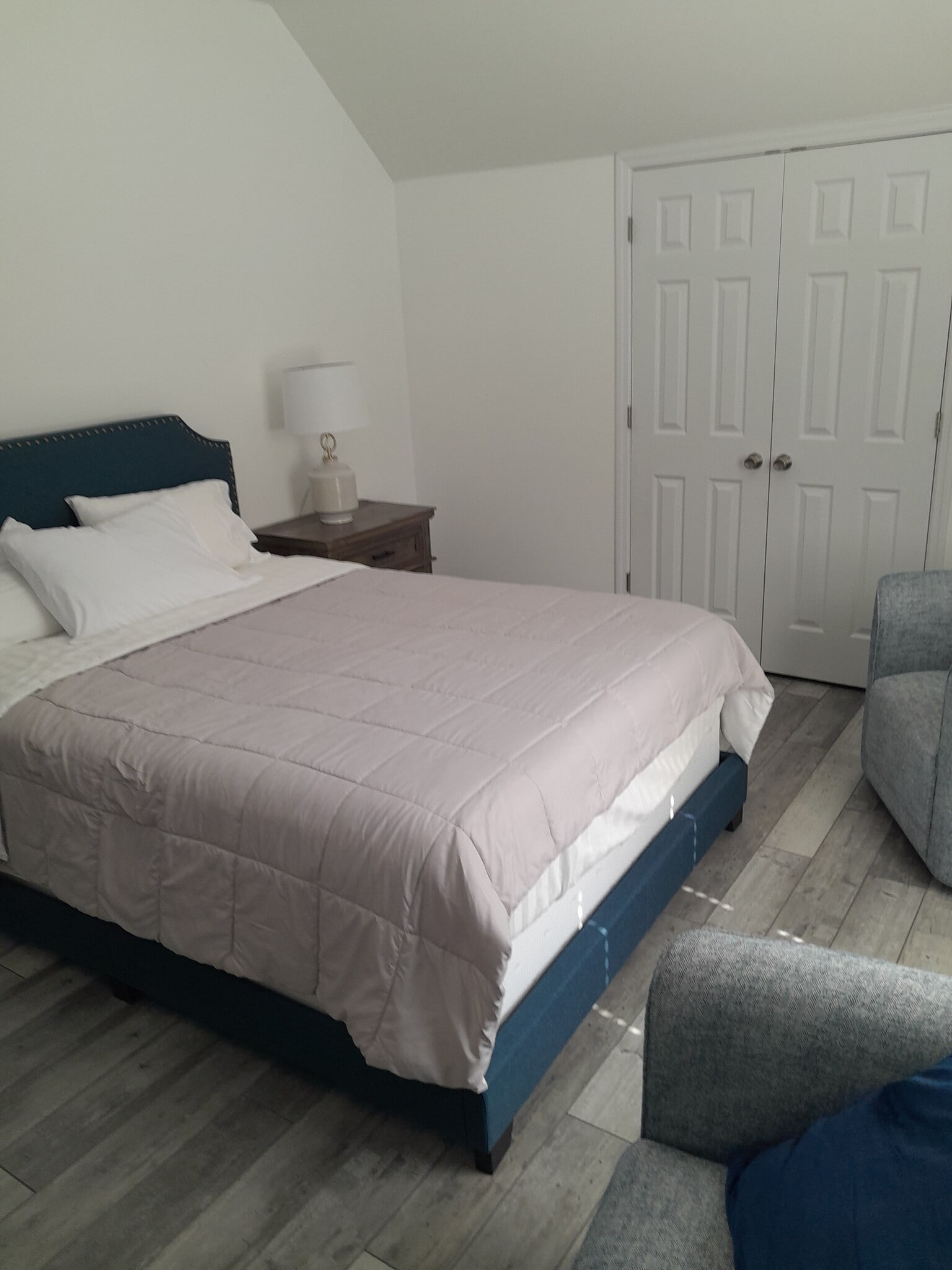 Building Photo - 2301 Willow Creek Ct E