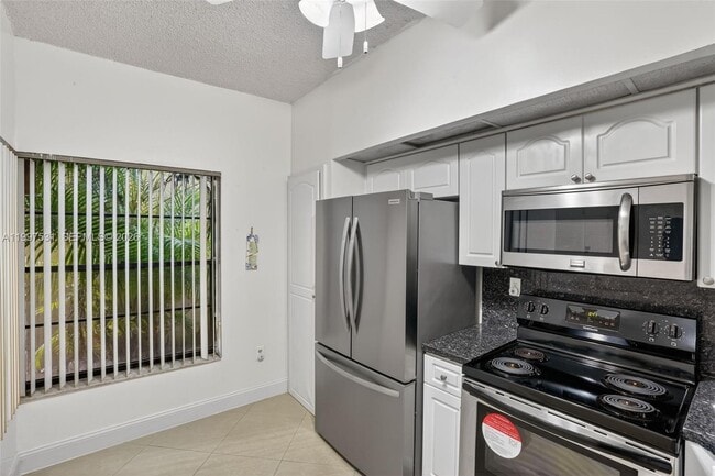 Building Photo - 13045 SW 88th Ln