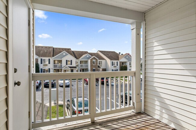 Building Photo - 219 Silverstone Dr