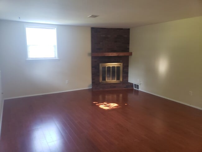 Building Photo - 329 Nantucket Dr