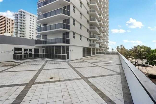 Building Photo - 2401 Collins Ave