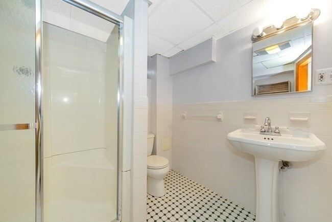 Building Photo - 61 Montmorenci Ave