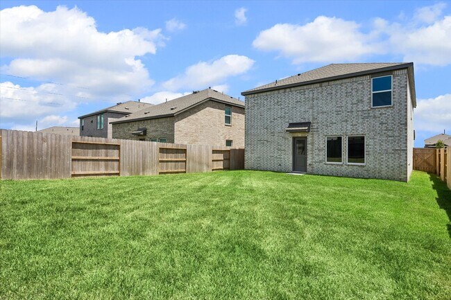 Building Photo - 16847 Spotted Oak Dr