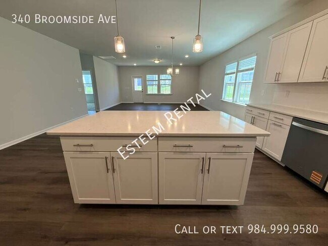 Building Photo - 340 Broomside Ave
