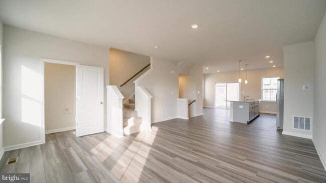 Building Photo - 1350 Red Clover Ln