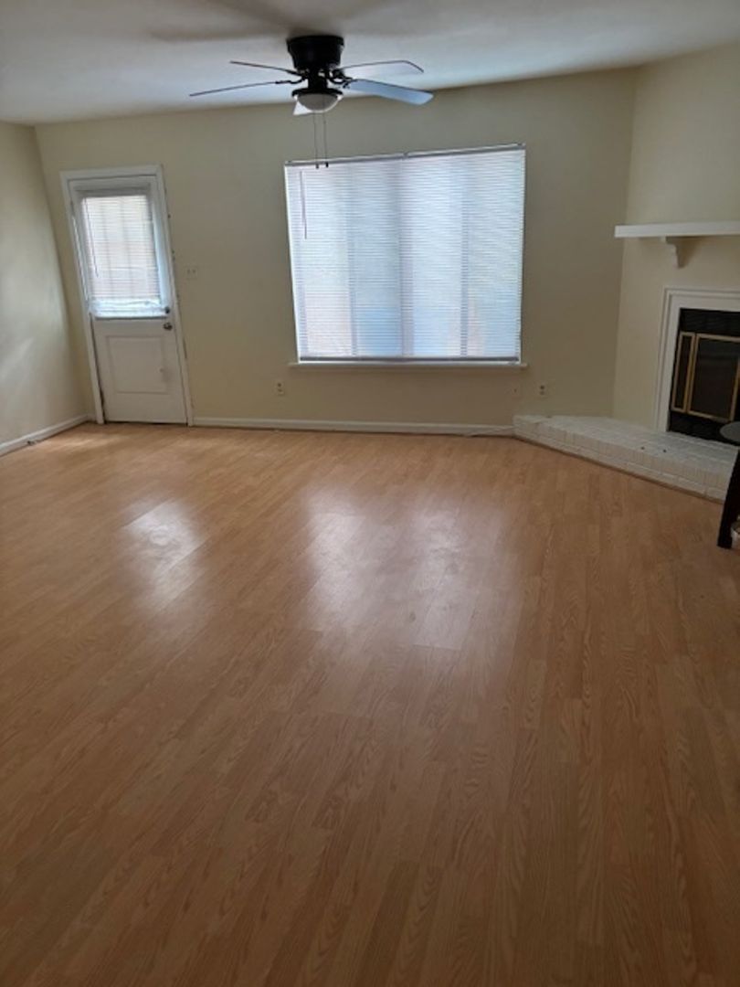 Building Photo - 2420 Stadium Dr