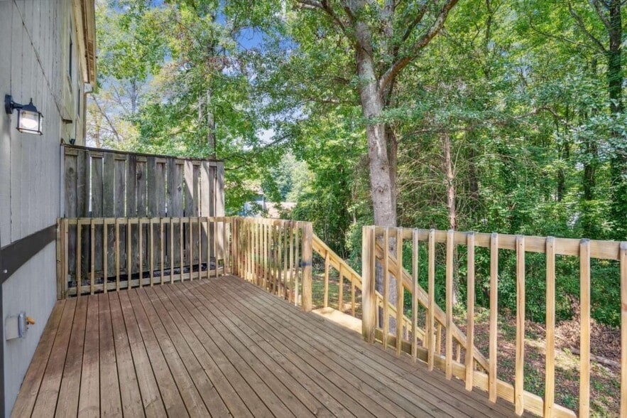 Building Photo - 6458 Bedford Ln