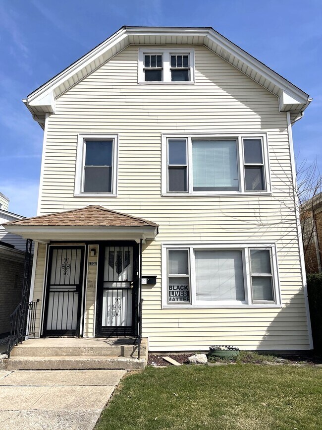 Primary Photo - 1321 East Ave