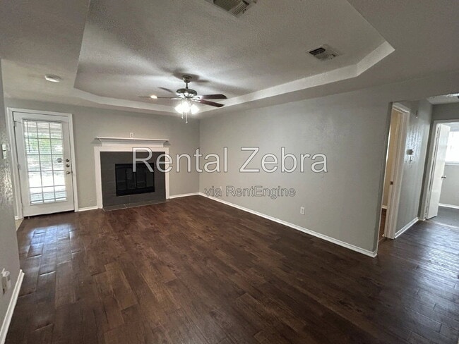 Building Photo - 6005 Lindy Ln