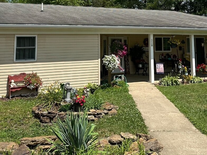 Building Photo - 320 Caraway Ln