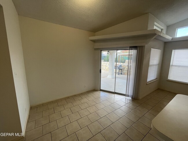 Building Photo - 11785 Snow Hawk Dr