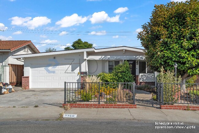 Primary Photo - 3350 Pepper Tree Ln