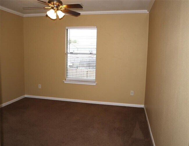 Building Photo - 11735 Rolling Stream Dr