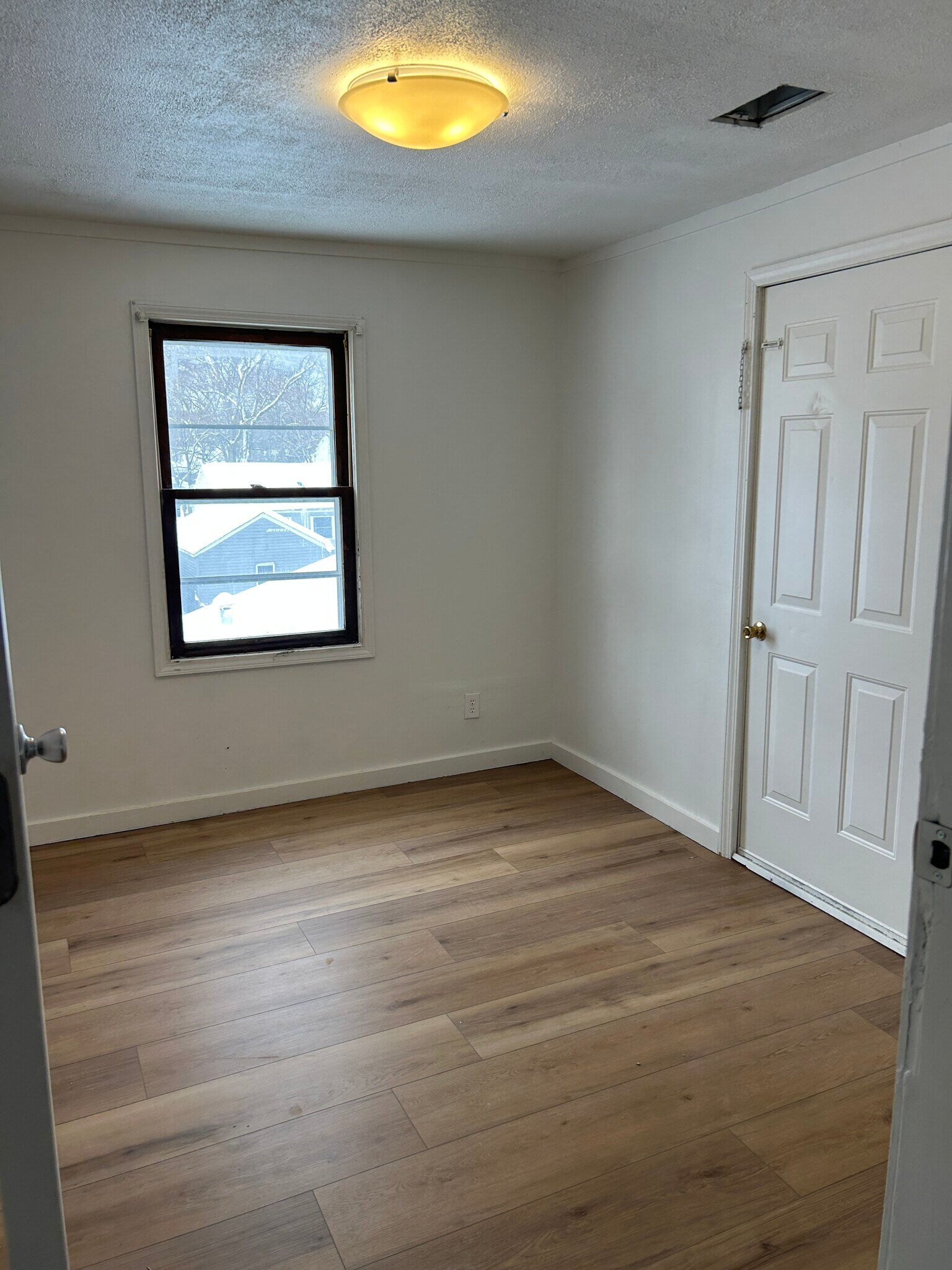 Building Photo - 321 Adolph St