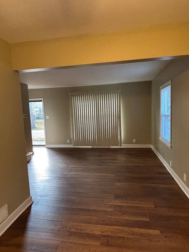 Building Photo - 2644 S Linebarger Ter