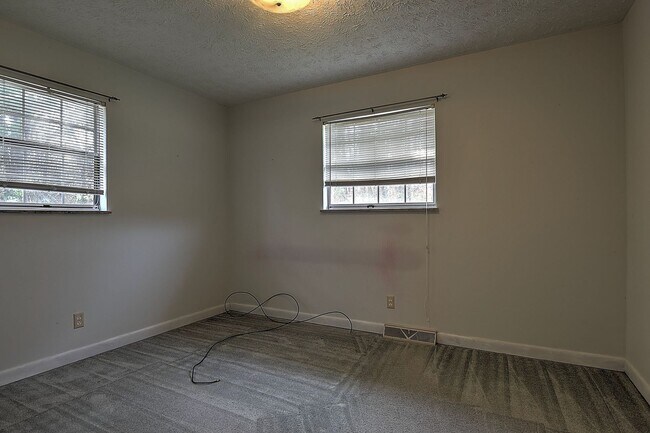 Building Photo - 4660 Kingsport Hwy