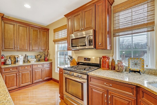 Building Photo - 18 Mariners Bend