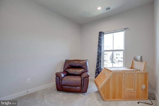 Building Photo - 4468 Sulford Ter